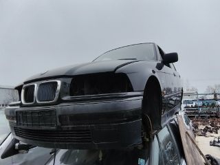 bontott BMW 3 E36 Biztosítéktábla Motortér