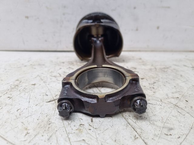 bontott BMW 3 E36 Dugattyú és Hajtókar