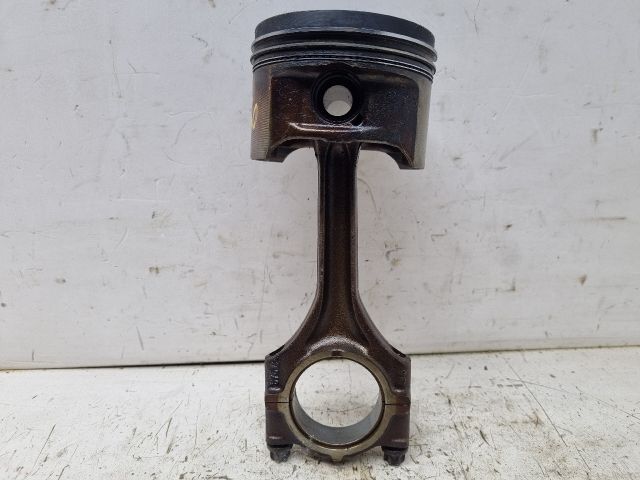 bontott BMW 3 E36 Dugattyú és Hajtókar