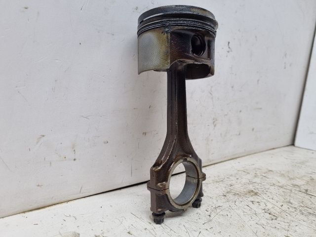 bontott BMW 3 E36 Dugattyú és Hajtókar