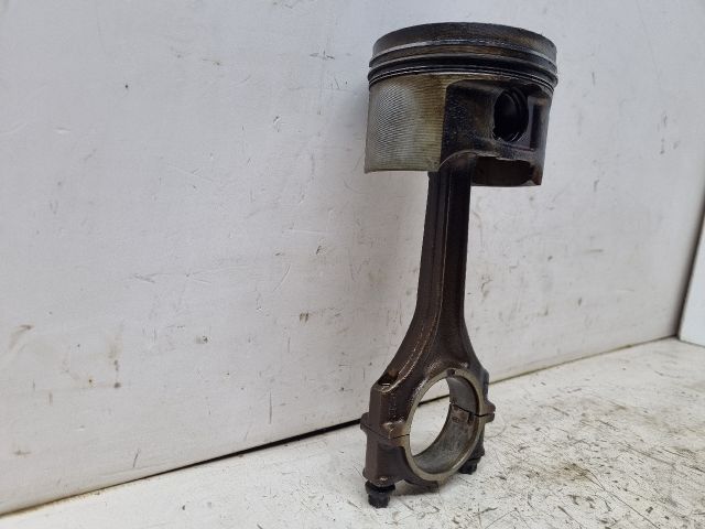 bontott BMW 3 E36 Dugattyú és Hajtókar