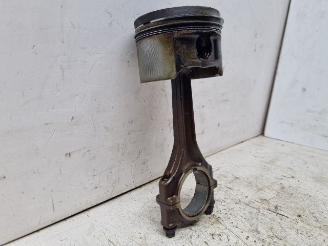 bontott BMW 3 E36 Dugattyú és Hajtókar