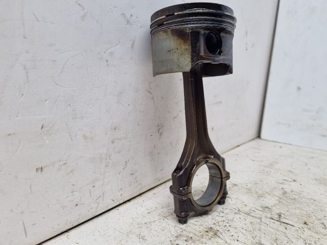 bontott BMW 3 E36 Dugattyú és Hajtókar