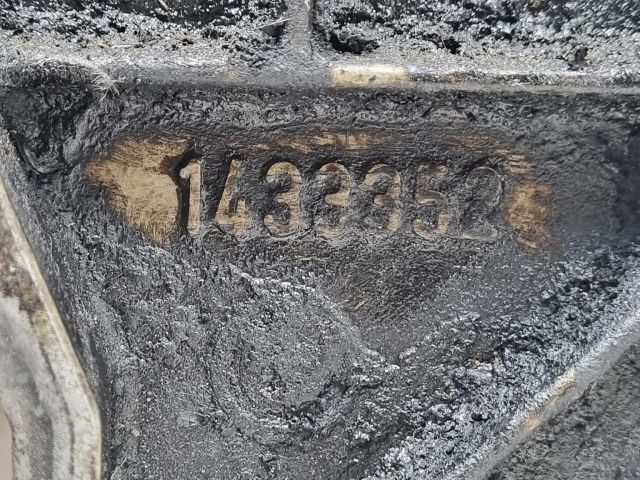 bontott BMW 3 E36 Első Felső Vezérlés Burkolat