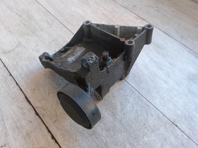 bontott BMW 3 E36 Generátor Tartó Bak