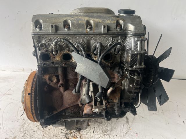 bontott BMW 3 E36 Motor (Fűzött blokk hengerfejjel)