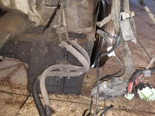 bontott BMW 3 E36 Motor (Fűzött blokk hengerfejjel)