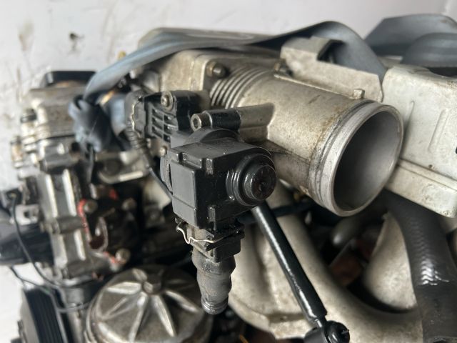 bontott BMW 3 E36 Motor (Fűzött blokk hengerfejjel)