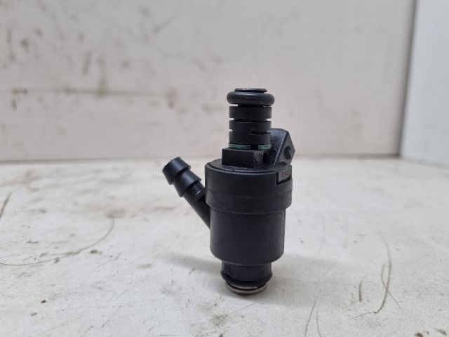 bontott BMW 3 E36 Porlasztó (1 db)