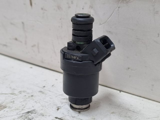 bontott BMW 3 E36 Porlasztó (1 db)