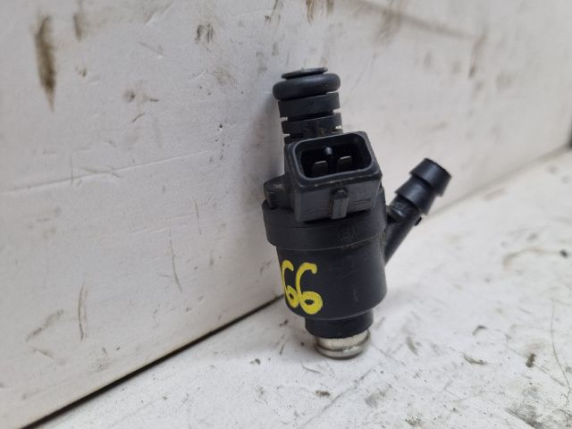 bontott BMW 3 E36 Porlasztó (1 db)