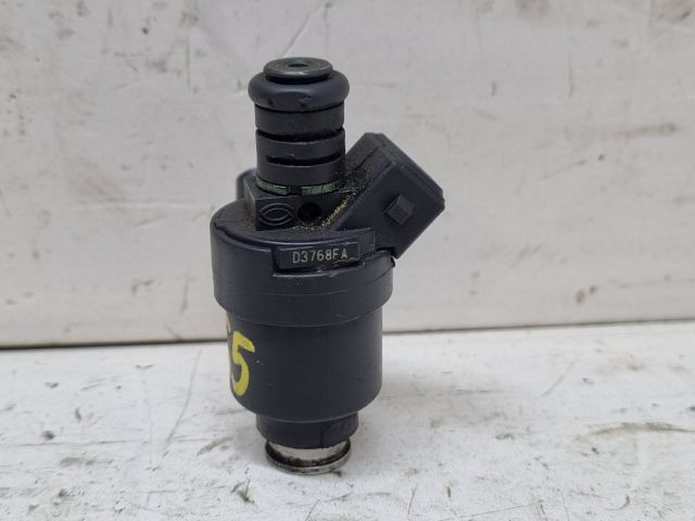 bontott BMW 3 E36 Porlasztó (1 db)