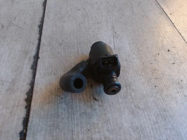 bontott BMW 3 E36 Porlasztó (1 db)