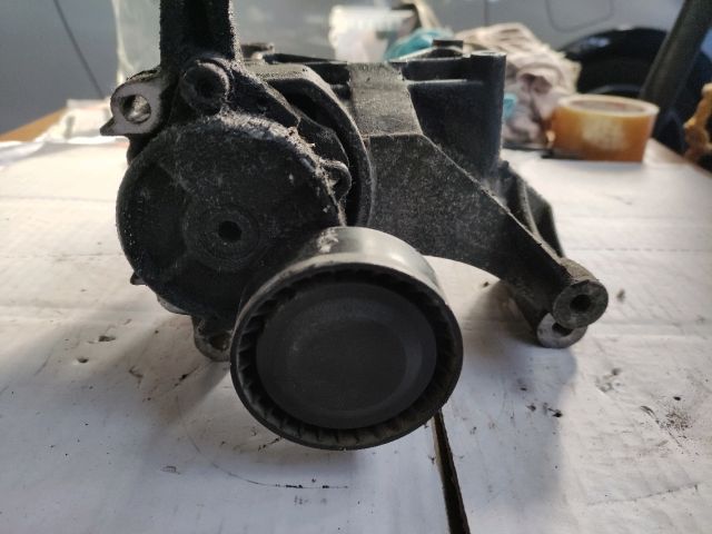 bontott BMW 3 E36 Szíjfeszítő Görgő