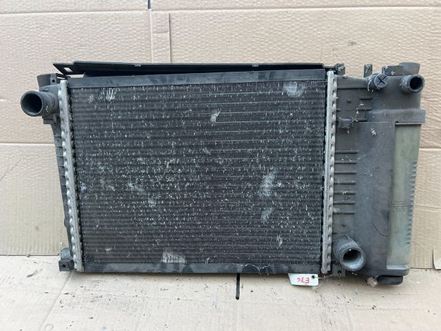 bontott BMW 3 E36 Vízhűtő Radiátor (Nem klímás)