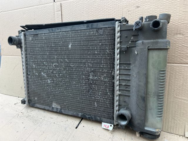 bontott BMW 3 E36 Vízhűtő Radiátor (Nem klímás)