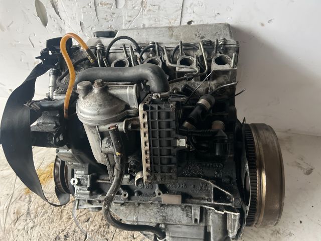 bontott BMW 3 E36 Motor (Fűzött blokk hengerfejjel)
