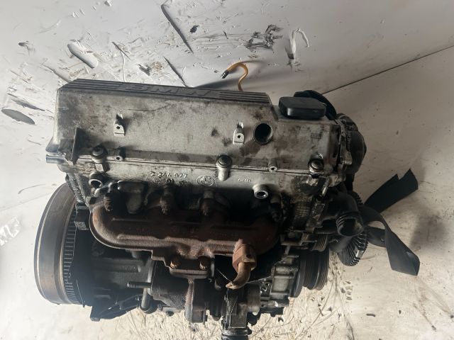 bontott BMW 3 E36 Motor (Fűzött blokk hengerfejjel)
