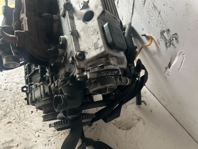 bontott BMW 3 E36 Motor (Fűzött blokk hengerfejjel)