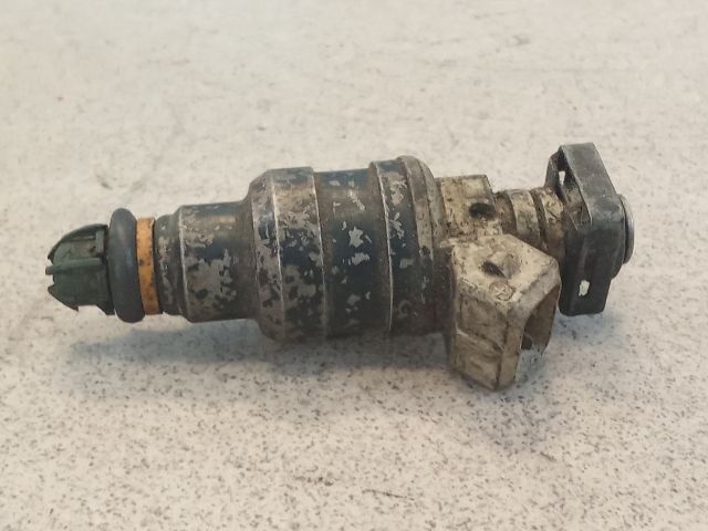 bontott BMW 3 E36 Porlasztó (1 db)