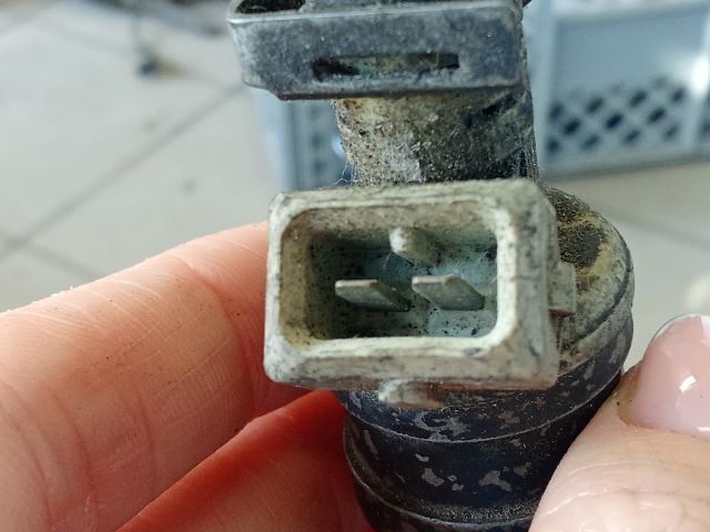 bontott BMW 3 E36 Porlasztó (1 db)