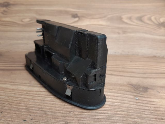 bontott BMW 3 E36 Ablakemelő és Tükör Kapcsoló