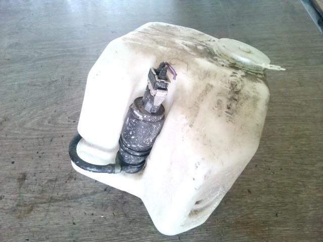 bontott BMW 3 E36 Ablakmosó Tartály