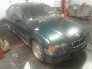 bontott BMW 3 E36 Ablakmosó Tartály