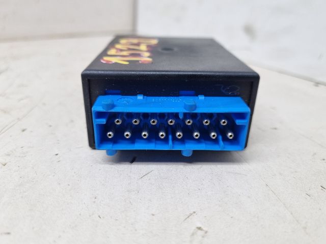 bontott BMW 3 E36 Ablaktörlő Relé