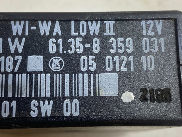 bontott BMW 3 E36 Ablaktörlő Relé