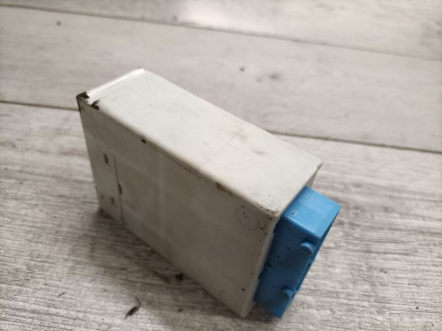 bontott BMW 3 E36 Ablaktörlő Relé