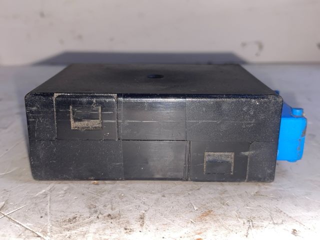 bontott BMW 3 E36 Ablaktörlő Relé