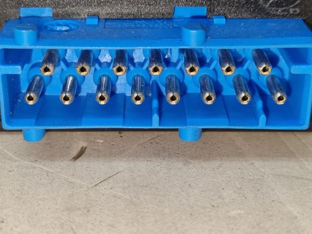 bontott BMW 3 E36 Ablaktörlő Relé