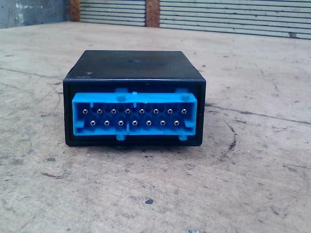 bontott BMW 3 E36 Ablaktörlő Relé