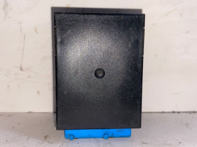 bontott BMW 3 E36 Ablaktörlő Relé