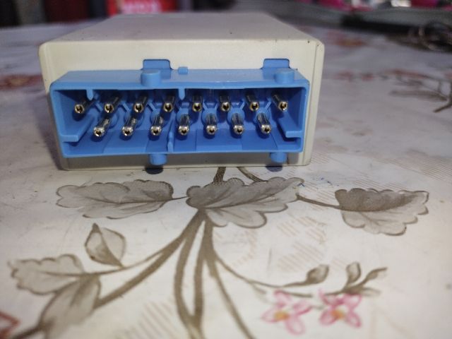 bontott BMW 3 E36 Ablaktörlő Relé