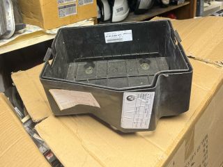 bontott BMW 3 E36 Akkumulátor Tartó