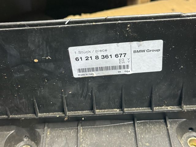 bontott BMW 3 E36 Akkumulátor Tartó