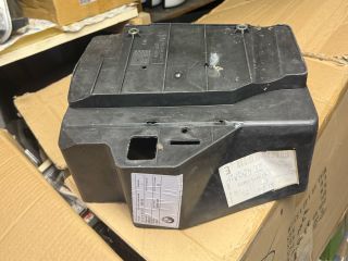 bontott BMW 3 E36 Akkumulátor Tartó