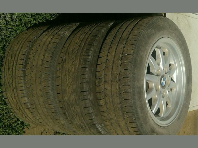 bontott BMW 3 E36 Alufelni Szett Gumival