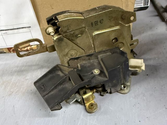 bontott BMW 3 E36 Bal első Ajtózár