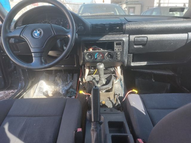 bontott BMW 3 E36 Bal első Fejtámla