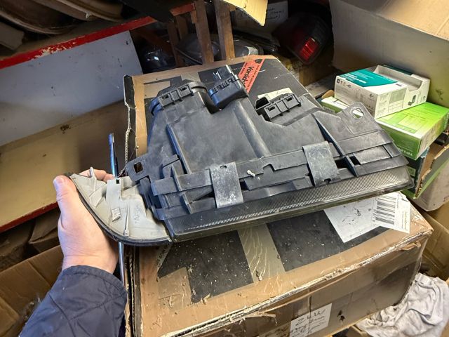 bontott BMW 3 E36 Bal Fényszóró