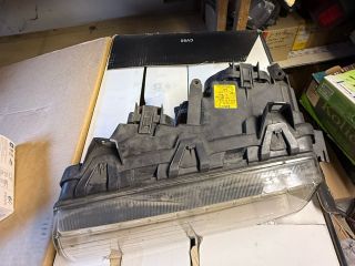 bontott BMW 3 E36 Bal Fényszóró