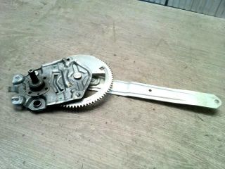 bontott BMW 3 E36 Bal hátsó Ablakemelő Szerkezet (Mechanikus)