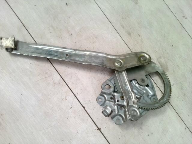 bontott BMW 3 E36 Bal hátsó Ablakemelő Szerkezet (Mechanikus)