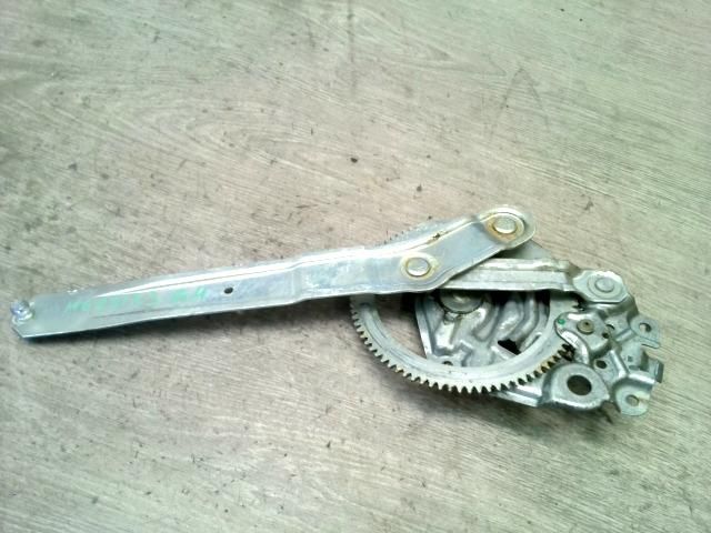 bontott BMW 3 E36 Bal hátsó Ablakemelő Szerkezet (Mechanikus)