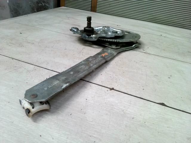 bontott BMW 3 E36 Bal hátsó Ablakemelő Szerkezet (Mechanikus)