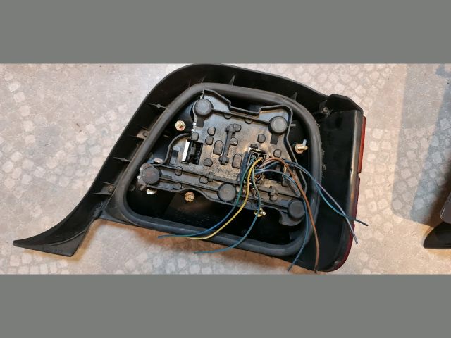 bontott BMW 3 E36 Bal Hátsó Lámpa