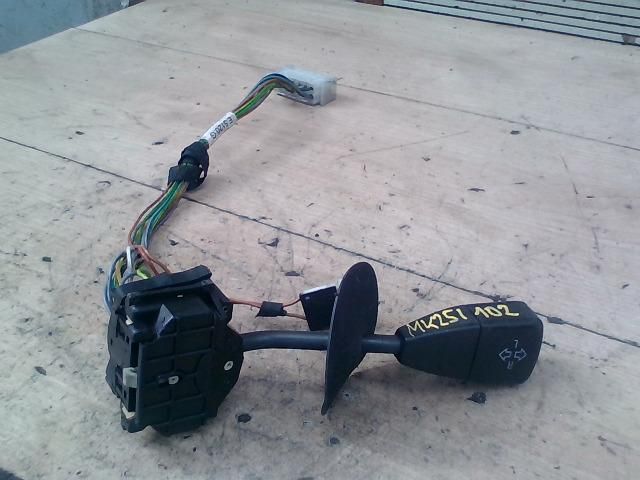 bontott BMW 3 E36 Bal Kormánykapcsoló Irányjelző